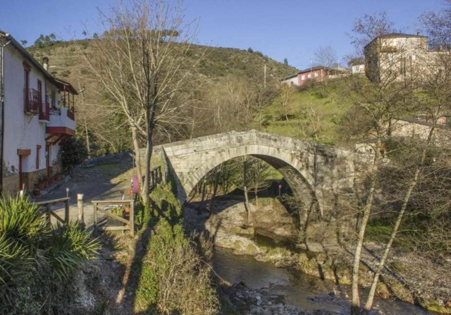Casa Con Piscina Y Barbacoa Villa Freixido Exteriör bild